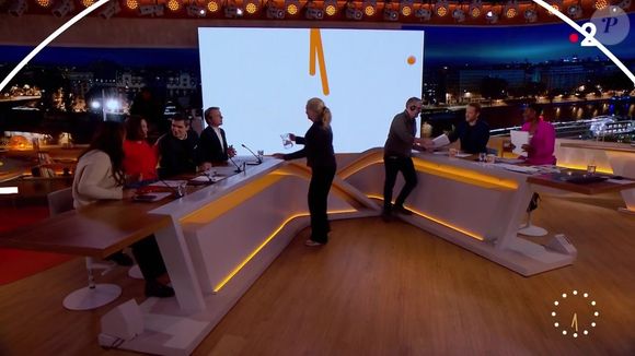 Damien Thévenot présente "Télématin" avec Johanna  Ghiglia en l'absence de Maya Lauqué.