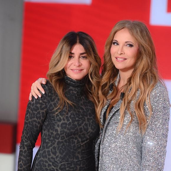 Exclusif - Julie Zenatti et Hélène Ségara - Enregistrement de l'émission Vivement dimanche au studio Rive gauche présentée par Michel Drucker le 12 novembre 2025 pour une diffusion sur France 3 le 21 décembre. © Guillaume Gaffiot/Bestimage