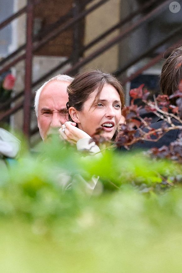 Annabelle Belmondo - Sorties des obsèques d’Alain Belmondo au crématorium du Père-Lachaise à Paris, France, le 4 septembre 2025. © Dominique Jacovides/Bestimage