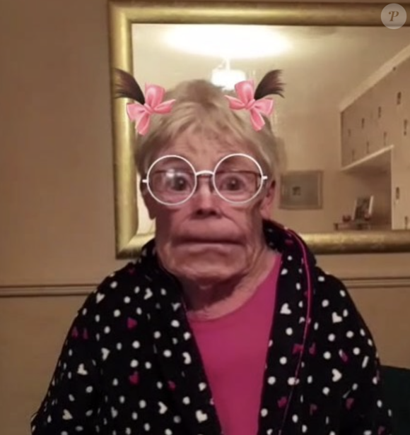 La tiktokeuse connue sous le pseudonyme d'Epic gamer grandma est morte à l'âge de 78 ans, le 21 décembre 2025 via Instagram @epicgamergrandma