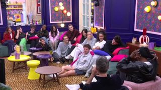 Un dispositif inédit mis en place cette semaine dans la Star Academy : cette élève y échappe selon nos pronostics après son évaluation parfaite