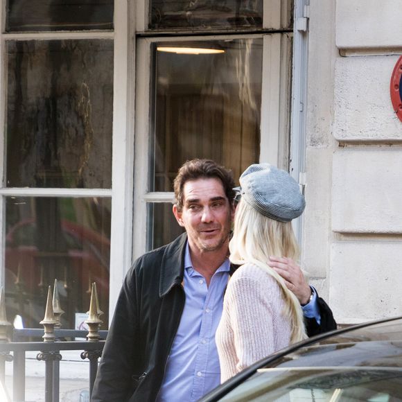 Laeticia Hallyday sort d'un rendez-vous chez son avocat A.Amir-Aslani avec Sébastien Farran à Paris le 17 octobre 2018.

Agence / Bestimage