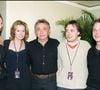 Bien que séparés par un océan, le père et la fille ne seraient pas fâchés...

Michel Sardou avec Cynthia et Romain.