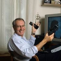 "Il y fait bon vivre" : Dans l'appartement parisien de Bernard Le Coq, son cocon avec vue imprenable sur l'Arc de Triomphe