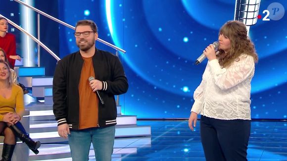 Des anciens amoureux se retrouvent sur le plateau de "N'oubliez pas les paroles", émission du 20 mars 2025, sur France 2