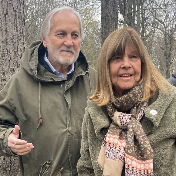 Chantal Goya et Jean-Jacques Debout, ensemble depuis 60 ans, fascinent toujours par la longévité de leur couple, marquée par un franc-parler et une fidélité sans faille.

Chantal Goya et son mari Jean-Jacques Debout - Arrivées à l'enregistrement de l'émission "Vivement Dimanche" au studio Gabriel à Paris, présentée par M.Drucker. © Christophe Clovis/Bestimage