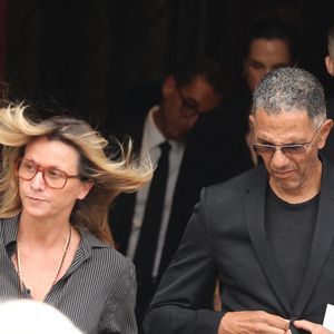 Sarah Poniatowski et son compagnon Roschdy Zem - Sorties des obsèques de Nicolas Altmayer en l'église Saint-Germain-des-Prés à Paris le 31 aout 2026. © Dominique Jacovides-Cyril Moreau/Bestimage #