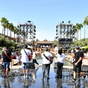 Né de parents maghrébins, l'artiste a rapidement trouvé sa famille de cœur au sein de la communauté gitane.

Exclusif - Hasna, Chico & les Gipsy - Jour 2 - Répétitions - Enregistrement de l'émission "La fête de la Chanson à l'Orientale" à Marrakech, qui sera diffusée le 4 septembre sur France 2. Le 17 juin 2021.
© Veeren / Bestimage