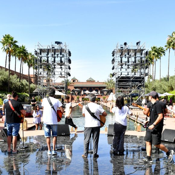 Né de parents maghrébins, l'artiste a rapidement trouvé sa famille de cœur au sein de la communauté gitane.

Exclusif - Hasna, Chico & les Gipsy - Jour 2 - Répétitions - Enregistrement de l'émission "La fête de la Chanson à l'Orientale" à Marrakech, qui sera diffusée le 4 septembre sur France 2. Le 17 juin 2021.
© Veeren / Bestimage