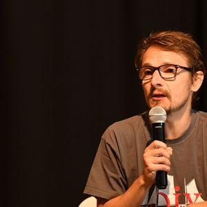 Exclusif - Lorant Deutsch a rencontré les élèves niçois de 4eme et 3eme du collège Don Bosco dans le cadre de l'opération "Théâtre pour Tous" à Nice, le 4 octobre 2019

© Bruno Bébert/Bestimage