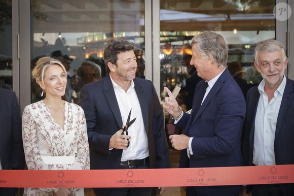 Exclusif -  Jean-Philippe Nuel (Architecte d’intérieur), Maud Bailly (Directrice générale Sofitel, MGallery & Emblems), Sébastien Bazin (PDG du groupe Accor), Patrick Bruel, Pierre Gonzalvez (Maire de l’Isle sur la Sorgue), Emmanuel Borla (Directeur de l’hôtel) - Patrick Bruel inaugure son hôtel cinq étoiles "L'Isle de Leos MGallery" à L'Isle-sur-la-Sorgue, France, le 23 septembre 2025. 
 © Jack Tribeca / Bestimage