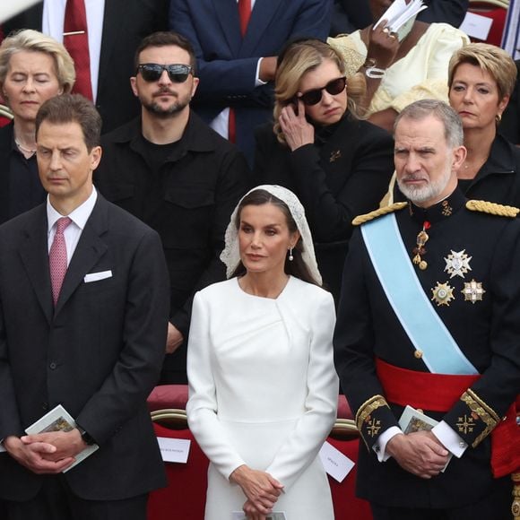 Elle s'est déroulée ce 18 mai devant la basilique Saint-Pierre au Vatican, rassemblant de nombreuses personnalités comme Felipe VI et la reine Letizia d’Espagne.


Rome, Italie, Italie : Rome, rite d'intronisation du pape Léon XIV (Pape Léon XIV) - cérémonie d'installation et début du pontificat, Sur la photo : Le roi Felipe VI et la reine Letizia d'Espagne, © Zuma Press / Bestimage