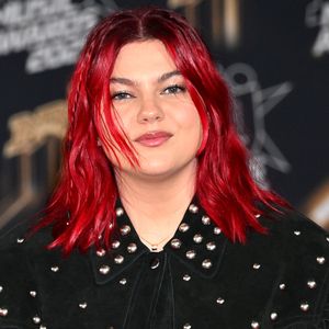Info - La chanteuse Louane représentera la France à l'Eurovision - Louane au photocall de la 26ème édition des NRJ Music Awards à Cannes, le 1er novembre 2024. © Bebert-Guignebourg/Bestimage