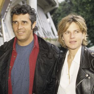 Archives - Julien Clerc et Virginie Coupérie-Eiffel lors du tournoi de Roland-Garros, . Mai 1994 © Bernard Leguay via Bestimage