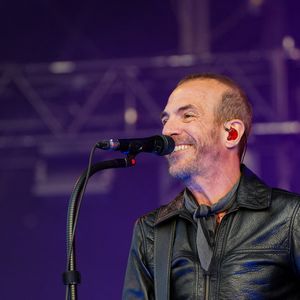 Calogero en concert lors de la "Fête de L'Humanité 2024" sur l'ex-base aérienne 217 au Plessis-Pâté le 15 septembre 2024. © Anne-Sophie Guebey/Bestimage