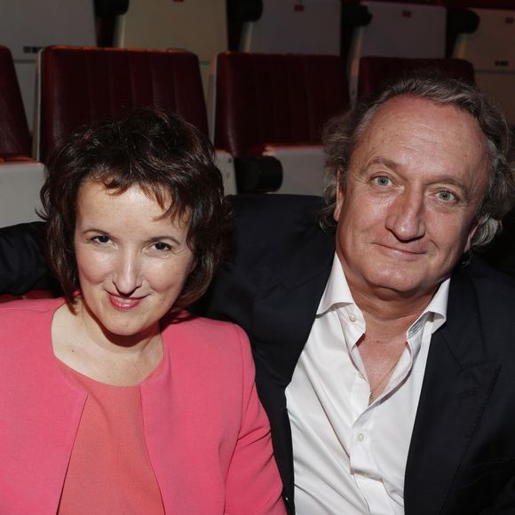 Anne Roumanoff a partagé une triste nouvelle sur ses réseaux sociaux : la mort de Philippe Vaillant.

Anne Roumanoff et son mari Philippe Vaillant - Gala de l'IFRAD au Cirque D'Hiver a Paris