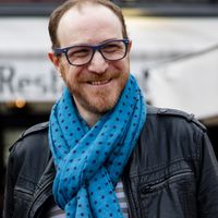 Marius Colucci : Voici à quoi ressemble Sarah, la femme du fils de Coluche qui s'est lancée dans un business dans une petite commune