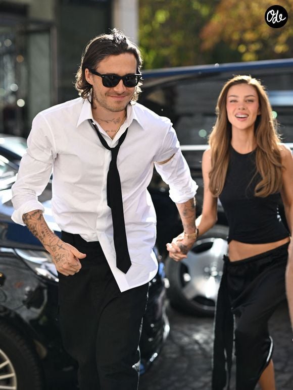 Une réunion familiale très commentée, d’autant que Brooklyn Beckham et Nicola Peltz se trouvaient eux aussi à Paris, mais ont choisi de ne pas assister au défilé

Brooklyn Beckham et sa femme Nicola Peltz sont de retour à leur hôtel, après le défilé Balenciaga lors de la Fashion Week (PFW), le 1er octobre 2026. Pierre Perusseau / Bestimage