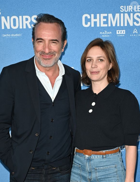 Jean Dujardin et Nathalie Péchalat - Avant-première du film "Sur les chemins noirs" au cinéma UGC Normandie à Paris le 13 mars 2023. © Coadic Guirec/Bestimage