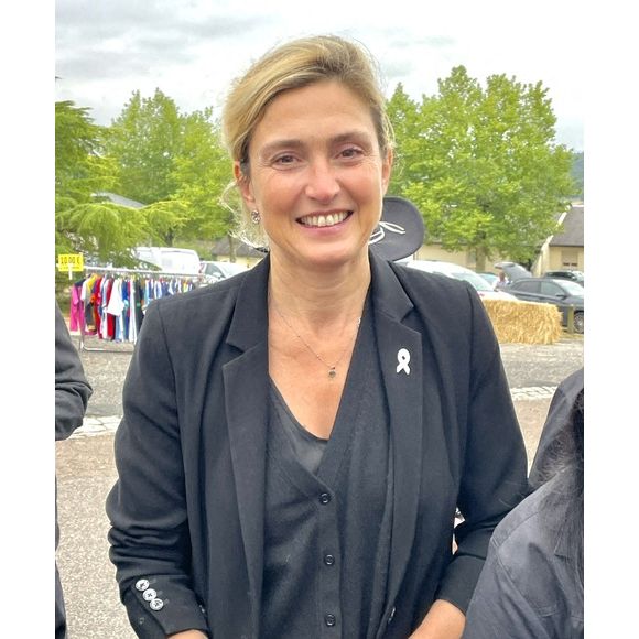 Julie Gayet a visité une exposition au MuCEM.

Julie Gayet à l'arrivée de la 3ème étape de la 58ème édition du Tour Du Limousin-Périgord Nouvelle Aquitaine à Masseret (Corrèze)), France, le 21 août 2025. © Fabien Faure/Bestimage