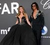 Heidi Klum a également fait sensation dans une impressionnante robe noire, entourée de son mari Tom Kaulitz et de son fils Henry Samuel.

Heidi Klum et son fils Henry Samuel - Photocall du gala " amfAR 2026 by Chopard " à l'Hôtel du Cap-Eden-Roc à Antibes, lors du 79ème Festival International du Film de Cannes. Le 21 mai 2026
© Jacovides-Moreau / Bestimage