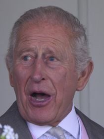Charles III lance à son tour son propre documentaire Netflix… l'heure de la riposte face à Meghan et Harry ?