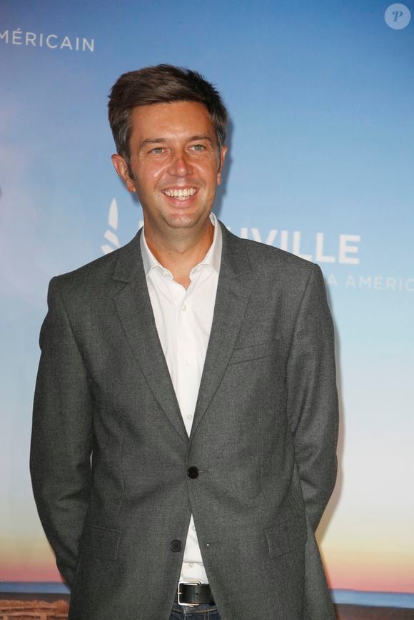 En effet, il en relève un depuis maintenant 6 ans avec sa femme.

Maxime Switek Photocall du film Pierre et Lescure lors du 46ème Festival du Cinéma Américain de Deauville. Le 5 septembre 2020
Photocall au Centre International de Deauville , le CID 
© Christophe Aubert via Bestimage