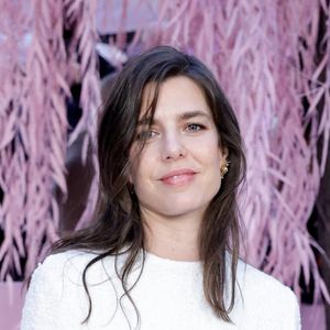 Elle affirme que cette expérience lui a permis de comprendre la mixité sociale et les injustices.

Charlotte Casiraghi au photocall du deuxième défilé Chanel "Collection Haute Couture Printemps/Eté 2026", lors de la Fashion Week de Paris. © Olivier Borde / Bestimage