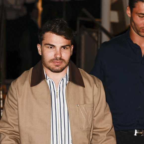 Antoine Dupont arrive à l'hôtel Carlton Beach pour assister au Grand Diner-Dadju avant le 78e Festival de Cannes annuel le 17 mai 2025 à Cannes, France. Photo by Marco Piovanotto/ABACAPRESS.COM