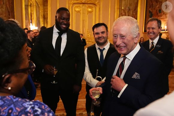 Le roi Charles III d'Angleterre assiste à une réception en l'honneur des personnes impliquées dans la musique communautaire au Royaume-Uni, au château de Windsor le 3 avril 2025. © Aaron Chown/WPA-Pool / Julien Burton via Bestimage
