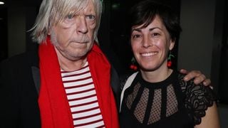 "Une équipe qui marche" : Renaud et Cerise ne vivent pas seuls à la maison, Pierre, ancien fan du chanteur, les accompagne au quotidien