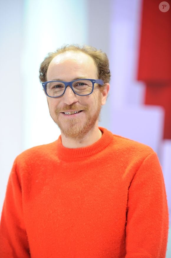 Très attaché à la convivialité de la région, l'acteur a délaissé sa vie parisienne pour s'épanouir pleinement dans ce nouveau cadre authentique.

Exclusif - Marius Colucci - Enregistrement de l'émission "Vivement Dimanche" au studio Gabriel à Paris, présentée par Michel Drucker et diffusée le 29 septembre 2019 sur France 2. Le 11 septembre 2019
© Guillaume Gaffiot / Bestimage