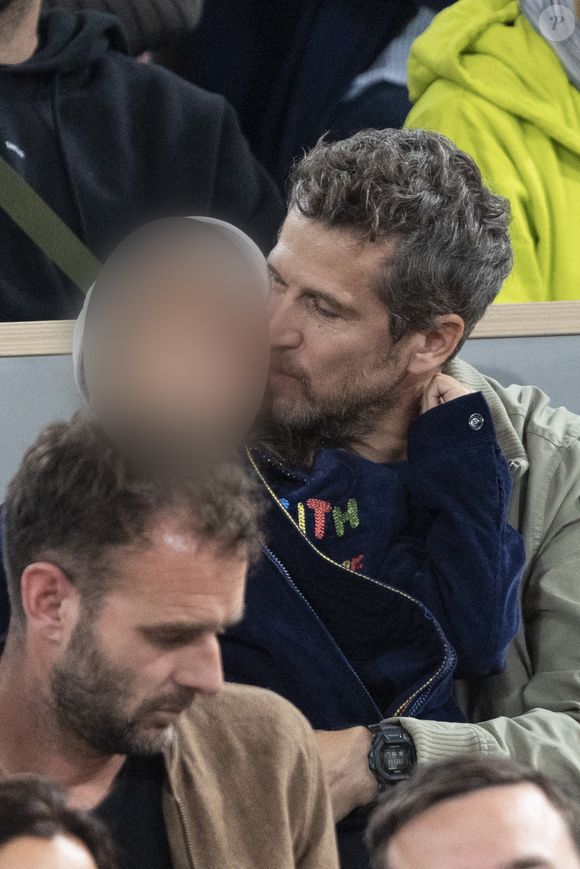 et sa fille Louise,

Guillaume Canet et sa fille Louise dans les tribunes lors des Internationaux de France de Tennis de Roland Garros 2025, à Paris, France, le 5 juin 2025. © Jacovides-Moreau/Bestimage