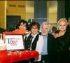 Exclusif - Dani, Tony Krantz, Guy Bedos, Muriel Robin, Alain Delon, Marine Jacquemin - Soirée au Club de l'Etoile pour fêter l'anniversaire de Tony Krantz et Aimée, la défunte mère de Muriel Robin née le même jour que Tony Krantz. Le 7 février 2005. © RACHID BELLAK / BESTIMAGE