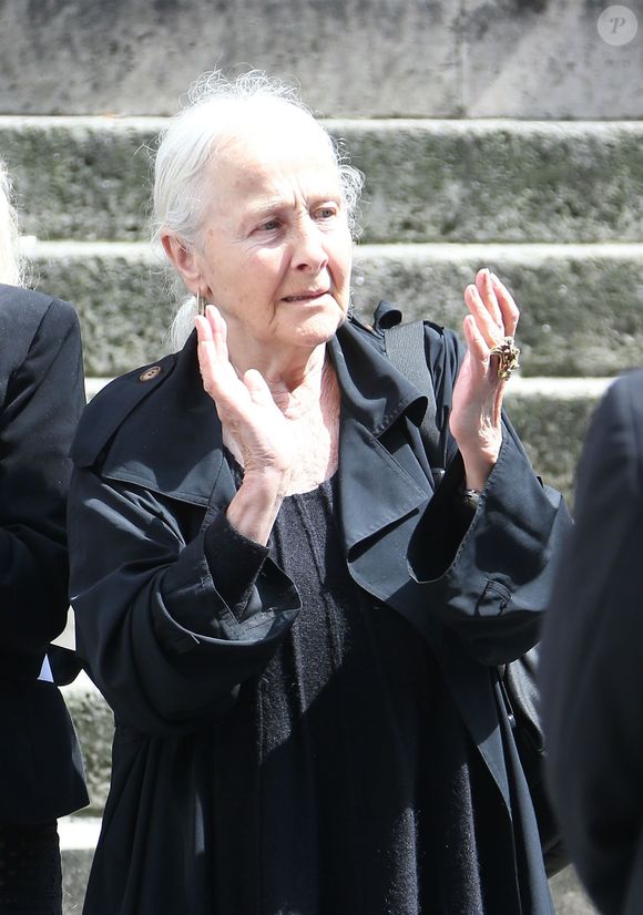 Figure incontournable de la Comédie-Française, Catherine Samie a vécu un demi-siècle sur scène.

Catherine Samie - Funerailles de Dominique Constanza en l'eglise Saint Roch a Paris le 1er juillet 2013.  
GENGIS BORDENAVE / BESTIMAGE
