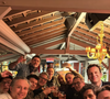 Entre deux activités, la troupe a profité des meilleures tables du coin.