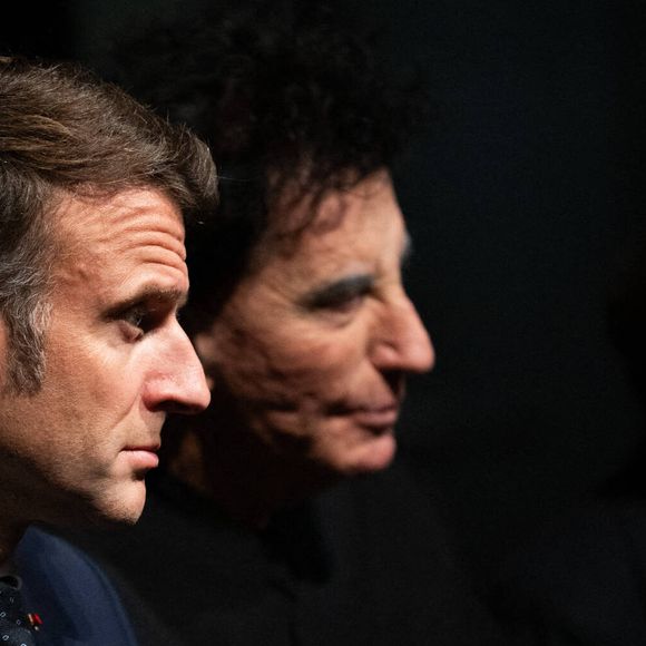 Le président français Emmanuel Macron et le président de l'Institut du monde arabe IMA Jack Lang visitent la nouvelle exposition Trésors sauvés de Gaza, organisée par l'Institut du monde arabe IMA à Paris le 14 avril 2025. Photo by Jeanne Accorsini/Pool/ABACAPRESS.COM