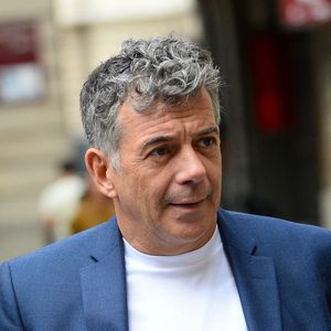 Stéphane Plaza, figure emblématique de l'immobilier,
Jugé en appel pour violences conjugales, l’animateur Stéphane Plaza arrivent avec ses avocats, Julien Roelens et Antonin Gravelin-Rodriguez (Cabinet Joshua), pour la décision de la justice après les réquisitions formulées en juillet au tribunal de Paris © Bestimage