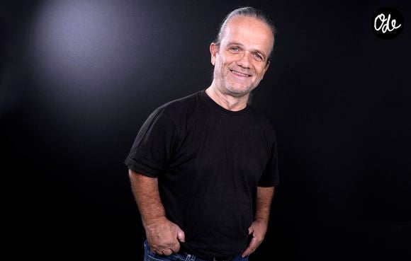 Je suis fan de musique, vraiment j’adore ça", a-t-il confié au Parisien.

Portrait de André Bouchet (Passe Partout) à Paris, le 18 septembre 2025.

© Cédric Perrin/Bestimage