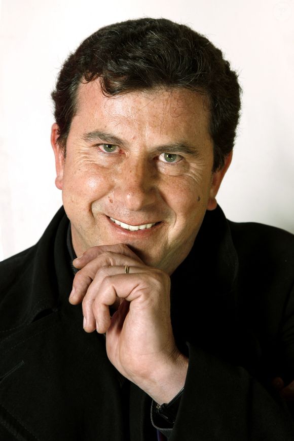 Le présentateur de télévision Pascal Bataille photographié à Paris, France, en avril 2009. Photo by Vim/ABACAPRESS.COM