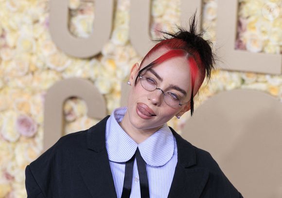 Billie Eilish - Photocall de la 81ème cérémonie des Golden Globes au Beverly Hilton à Los Angeles le 7 janvier 2024.

© PI via ZUMA Press Wire / Bestimage