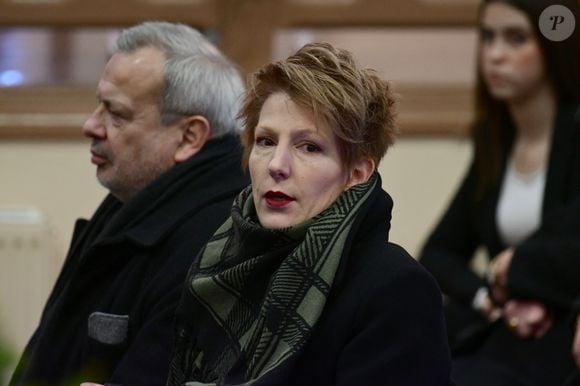 Natacha Polony et son mari, Périco Légasse - Obsèques de J-F.Kahn dans la salle polyvalente de Mussy-sur-Seine, le 29 janvier 2025. Après cet hommage civil en présence de ses proches et notamment du Premier ministre F.Bayrou, le journaliste, décédé le 22 janvier 2025 à 86 ans, sera inhumé dans le cimetière communal dans la plus stricte intimité.
© Romain Doucelin / Bestimage