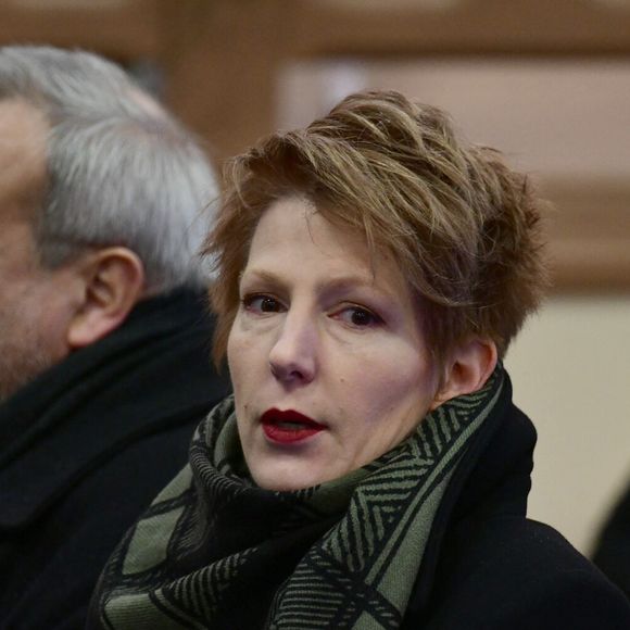 Natacha Polony et son mari, Périco Légasse - Obsèques de J-F.Kahn dans la salle polyvalente de Mussy-sur-Seine, le 29 janvier 2025. Après cet hommage civil en présence de ses proches et notamment du Premier ministre F.Bayrou, le journaliste, décédé le 22 janvier 2025 à 86 ans, sera inhumé dans le cimetière communal dans la plus stricte intimité.
© Romain Doucelin / Bestimage