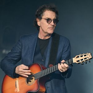 En légende de ce bel instant immortalisé, la fille de Francis Cabrel a simplement écrit : "L’avenir".
Francis Cabrel sur la scène du festival des Francofolies 2021 à la Rochelle, le 12 juillet 2021. © MPP / Bestimage