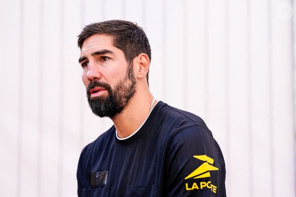 Dans cette ville proche de la capitale, Nikola Karabatic a pu s'offrir une villa avec un jardin. 

L'ancien joueur international Nikola Karabatic lors de la Journée de l'Arbitrage au TEP Goutte d'Or, le 1er octobre 2025 à Paris, France. 

Photo par Daniel Derajinski/Icon Sport/ABACAPRESS.COM