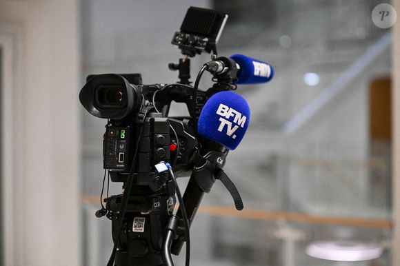 Illustration du micro et de la caméra de la chaîne BFMTV au palais de justice de Paris, France, le 23 janvier 2025. Photo by Tomas Stevens/ABACAPRESS.COM