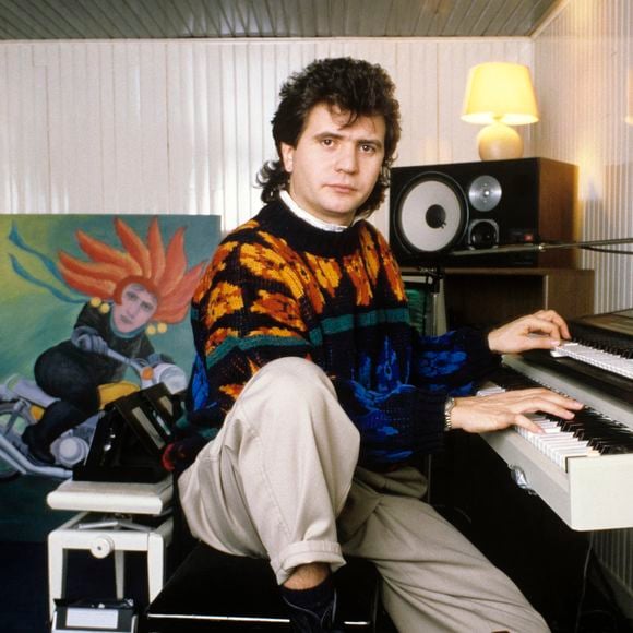 Cela fait près de 40 ans que Daniel Balavoine nous a quittés dans un tragique accident d'hélicoptère.

Rendez-vous avec Daniel BALAVOINE. 
© Michel Marizy via Bestimage