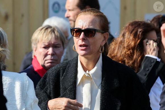 Carole Bouquet - Obsèques de la chanteuse Régine au Crematorium du cimetière du Père-Lachaise à Paris. Le 9 mai 2022
© Jacovides-Moreau / Bestimage