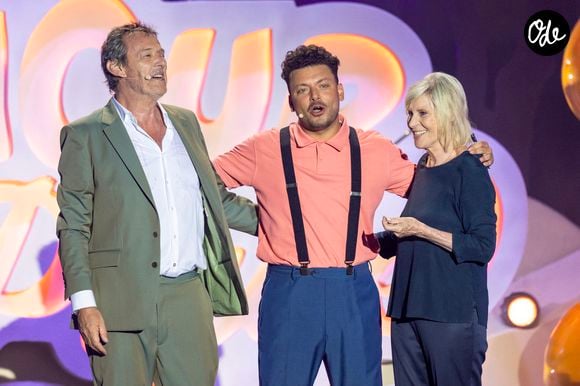 Kev Adams, Jean-Luc Reichmann, Chantal Ladesou durant l'enregistrement de la seconde soirée de "L'humour à la plage" pour la 3eme édition du festival de Juan les Pins à la pinède Gould le 27 juin 2026. © Jack Tribeca/Bestimage