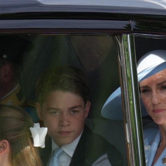 Le prince George de Galles, la princesse Charlotte de Galles, Catherine (Kate) Middleton, princesse de Galles - Des membres de la famille royale assistent à la parade « Trooping the Colour » au palais de Buckingham, à Londres, au Royaume-Uni, le 13 juin 2026.

© Julien Burton / Bestimage